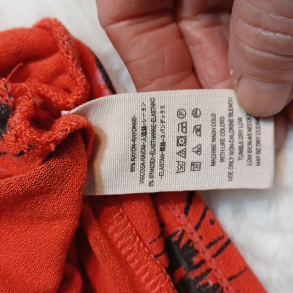 Free‎ People  Red & Black Tropical Floral   Blouse M - Picture 8 of 9